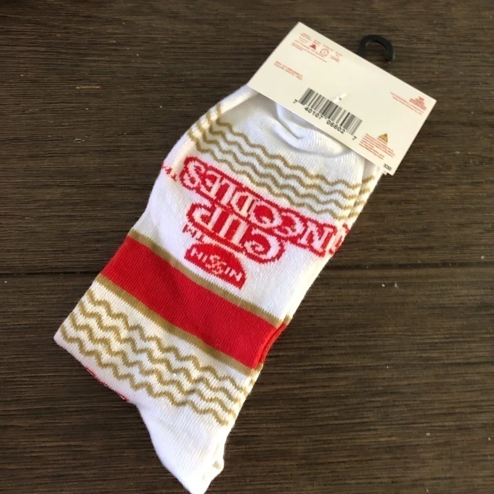 Cup Noodles men’s crew socks size 6-12
